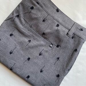 Men’s Travis Matthew Palm Tree Golf Lightweight Outdoor Shorts Size 40 Grey 9”